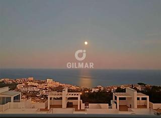 Pis a Los Nadales - Tio Charles. Exclusivo ático con vistas panorámicas al mar en benalmádena pue