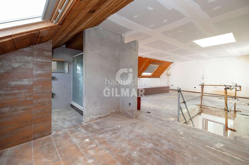 Foto 16402f62-f2f8-47c9-bdc2-e36da59da3f5. Dúplex exclusivo ático dúplex en fuengirola, málaga. este impresionante inmueble ofrece un estilo de vida sofisticado y elegante en una u en Torremolinos