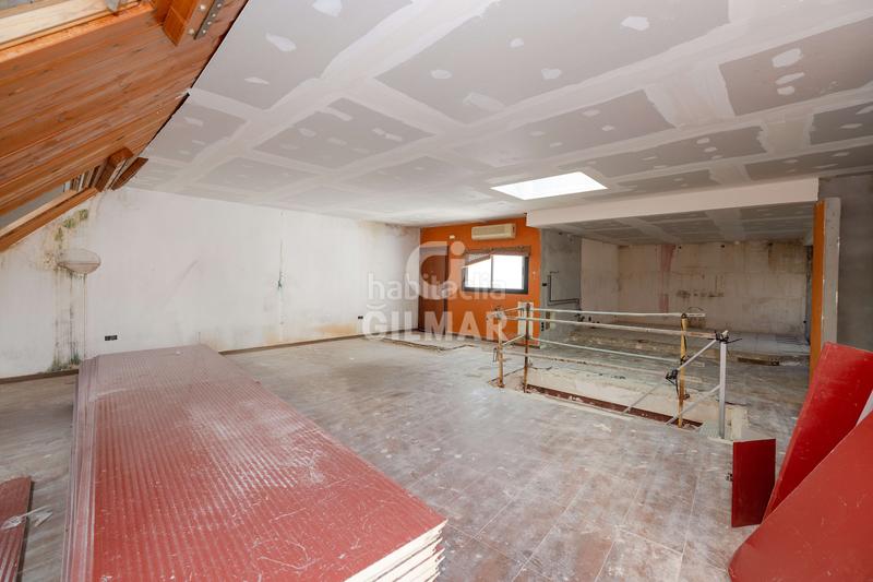 Foto 38a35306-62d9-4e48-821c-36dd77dbc1a2. Dúplex exclusivo ático dúplex en fuengirola, málaga. este impresionante inmueble ofrece un estilo de vida sofisticado y elegante en una u en Torremolinos