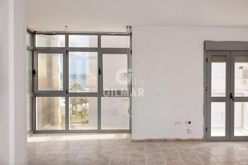 Foto b1b37054-3950-465e-a743-7f8fb75eaad7. Dúplex exclusivo ático dúplex en fuengirola, málaga. este impresionante inmueble ofrece un estilo de vida sofisticado y elegante en una u en Torremolinos