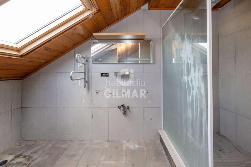 Foto c287b0cd-dbdc-4ad4-bf13-1960b216630a. Dúplex exclusivo ático dúplex en fuengirola, málaga. este impresionante inmueble ofrece un estilo de vida sofisticado y elegante en una u en Torremolinos