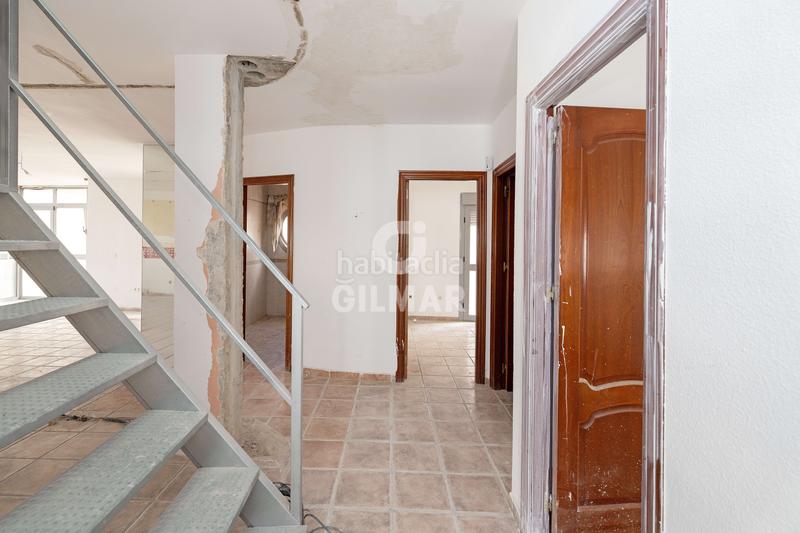 Foto e6edb010-94bc-405e-8f41-726fd9498850. Dúplex exclusivo ático dúplex en fuengirola, málaga. este impresionante inmueble ofrece un estilo de vida sofisticado y elegante en una u en Torremolinos