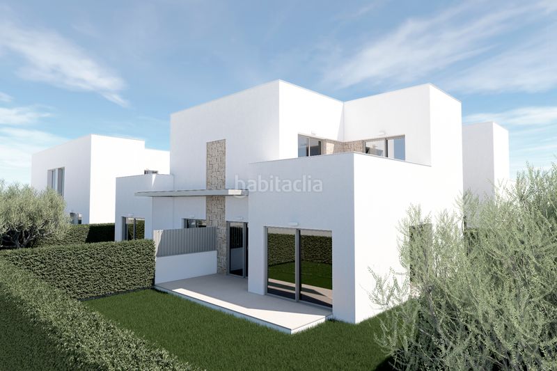 Foto a338ee68-f675-4d55-9695-20f2f73c4004. Casa adossada 152m<sup>2</sup> amb piscina a Oliva nova Oliva