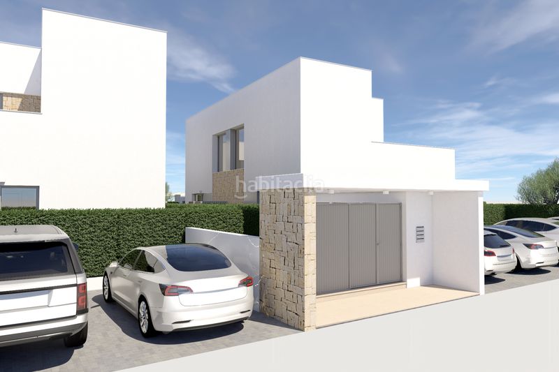 Foto a8b76310-3ba0-4b4c-a350-b31ec4728d1d. Casa adossada 152m<sup>2</sup> amb piscina a Oliva nova Oliva