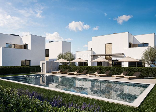 Foto b4ed573d-9ba8-4366-990d-c5e10986754b. Casa adossada 152m<sup>2</sup> amb piscina a Oliva nova Oliva