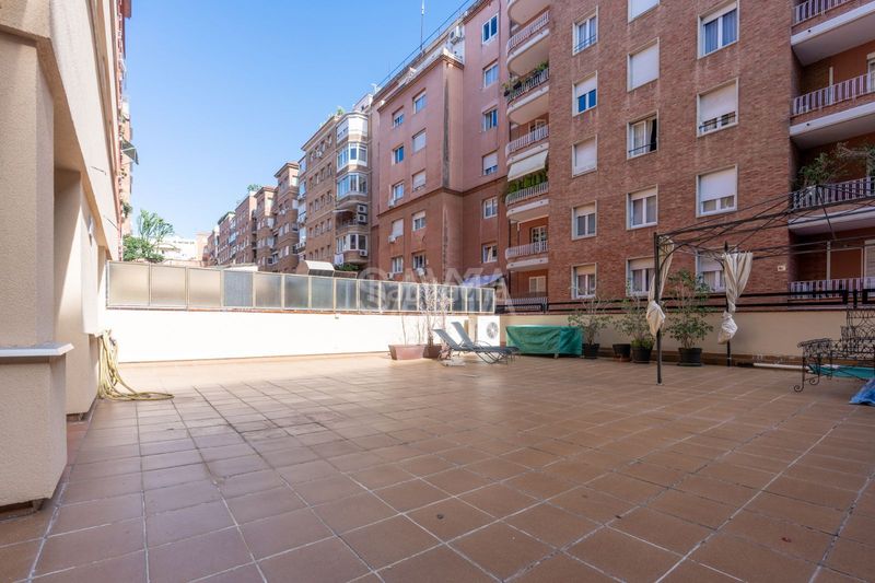 Foto fa63e54a-a70f-4a2e-8654-7d4c6928e474. Pis amb aparcament a Sant Gervasi - Galvany Barcelona