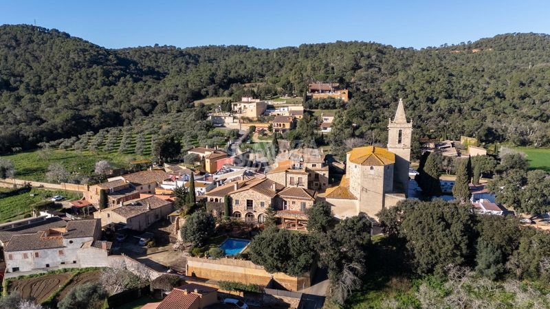 Foto 47c8ef8d-1bad-425f-a515-be018a521331. Casa amb aparcament piscina a Mont-ras