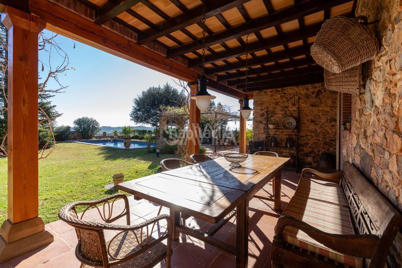 Foto bf7dfc0e-40d2-4e47-b0b0-bc4871ce822f. Casa amb aparcament piscina a Mont-ras