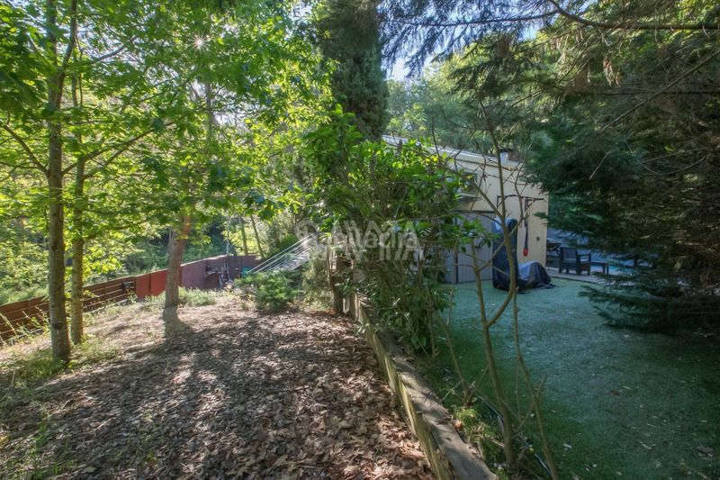 Foto fb882dc7-3bd2-4122-93e9-34286c31e830. Casa amb calefacció aparcament piscina a Les Planes Sant Cugat del Vallès