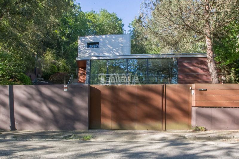 Foto fd14a284-52d0-46de-b815-4f211e1cdc32. Casa amb calefacció aparcament piscina a Les Planes Sant Cugat del Vallès