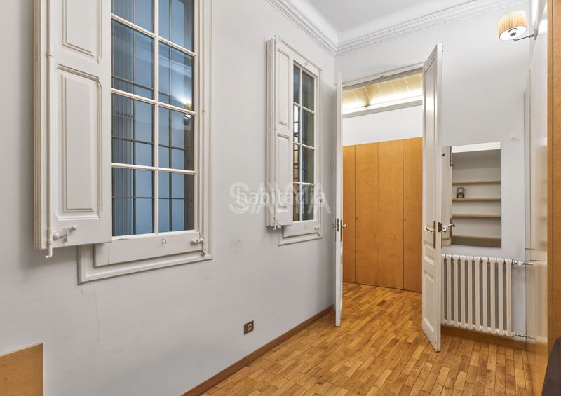 Foto e9a8a026-3443-44c1-83a6-defaa123aa8e. Pis amb calefacció a L´Antiga Esquerra de l´Eixample Barcelona