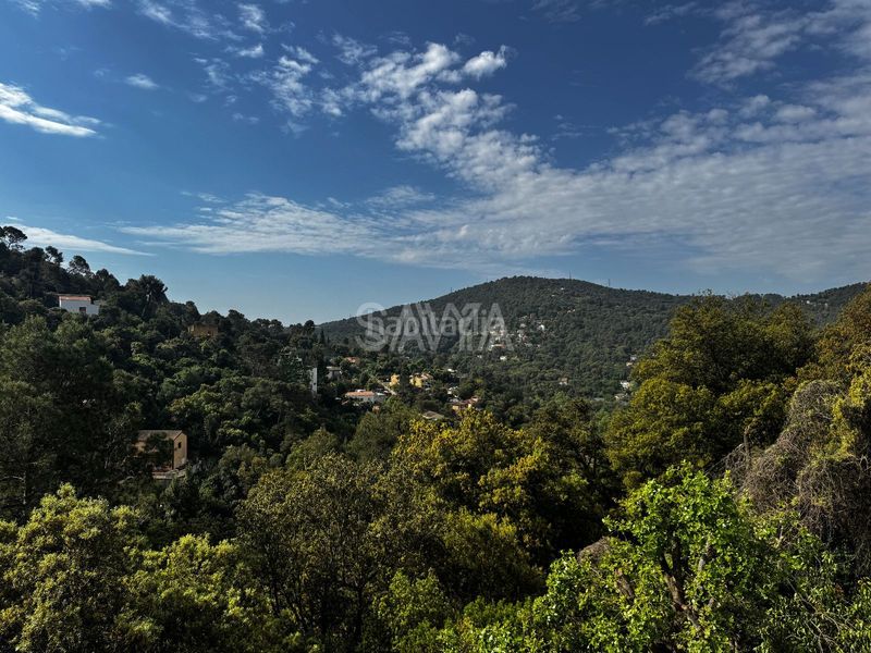 Foto a81e73f7-a139-4b9f-ac0b-b2cb3f48bd4f. Casa amb aparcament a Vallvidrera - Tibidabo - Les Planes Barcelona