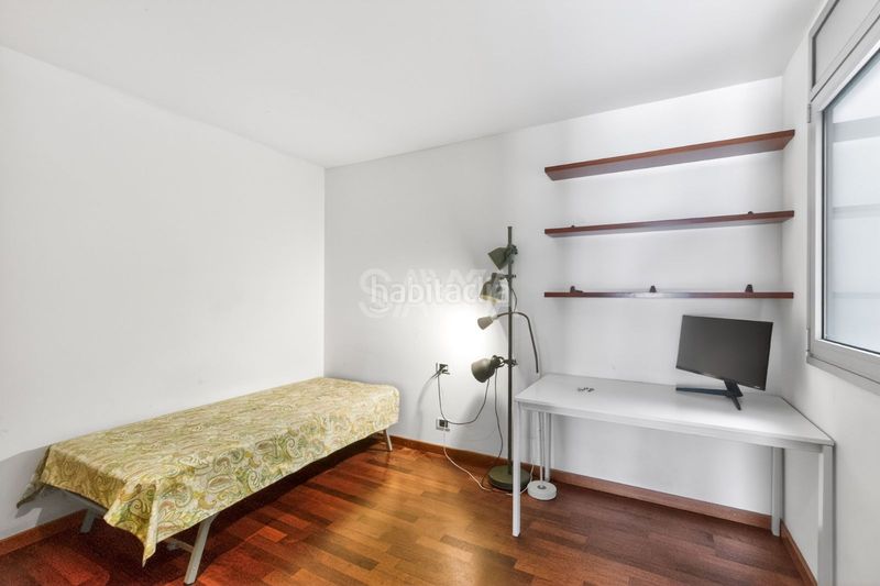 Foto d314e2d7-d3c3-4609-9aa5-60add6669dcb. Pis amb calefacció aparcament a Sarrià Barcelona