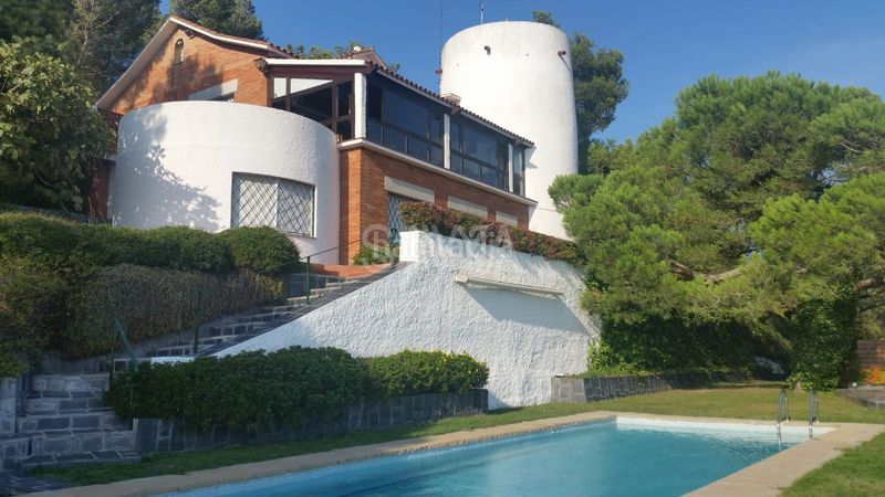 Foto 096ae968-8f3d-4871-b94d-cfa33887cda1. Casa amb aparcament piscina a La Plana-Bellsoleig Sant Just Desvern
