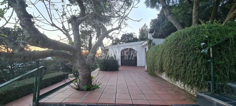 Foto 80ff8336-acc7-4efe-9517-fb92a96a6965. Casa amb aparcament piscina a La Plana-Bellsoleig Sant Just Desvern
