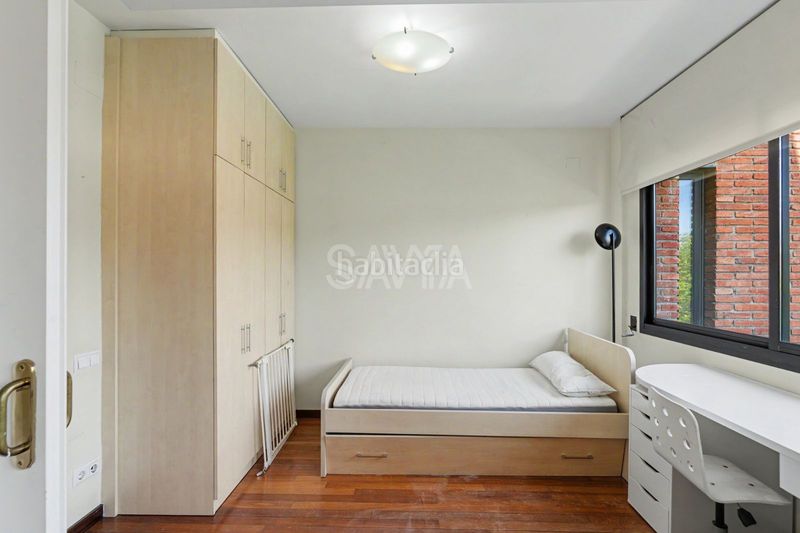 Foto b40a4d49-7014-4780-bd20-65fe358bbb2b. Affitto casa a schiera con riscaldamento parcheggio piscina in Barcelona