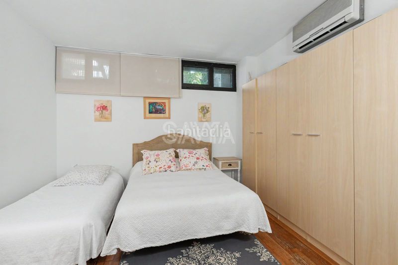 Foto b6073dd5-4322-480b-a480-5625070ed208. Affitto casa a schiera con riscaldamento parcheggio piscina in Barcelona