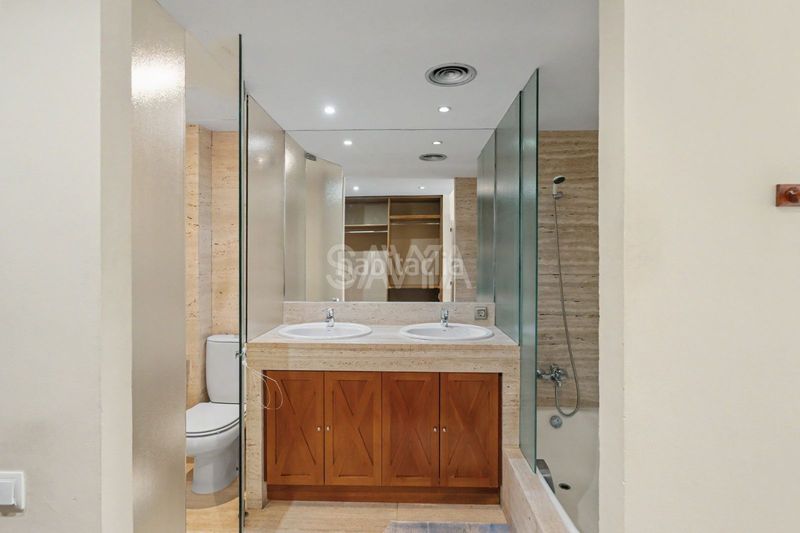Foto b649dbb6-0705-4395-87c7-347796d545dd. Affitto casa a schiera con riscaldamento parcheggio piscina in Barcelona