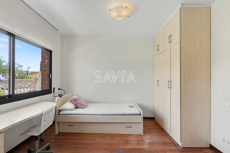 Foto c7650ff8-49e7-4275-9e6c-82a9f60989c0. Affitto casa a schiera con riscaldamento parcheggio piscina in Barcelona