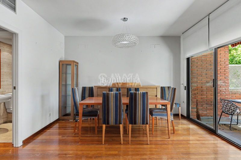 Foto f3a81a47-0223-4206-ba9f-134fc12ee77a. Affitto casa a schiera con riscaldamento parcheggio piscina in Barcelona