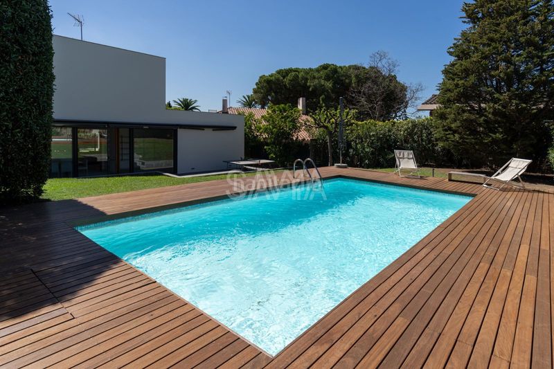 Foto 8a757e85-a406-490f-8e17-10e9ba4e26da. Casa amb calefacció aparcament piscina a Centre Sant Just Desvern