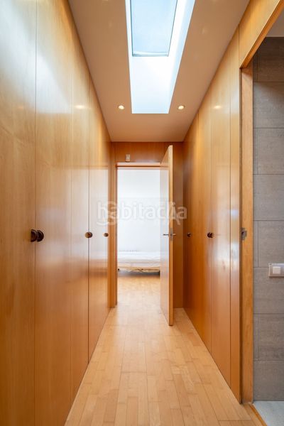 Foto b8ef6deb-9f50-45a1-a959-3bfe9967a4c5. Casa amb calefacció aparcament piscina a Centre Sant Just Desvern