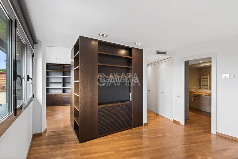 Foto 10a14fc2-9867-4b16-adce-9d247da46fad. Casa amb aparcament a Sant Gervasi - Bonanova Barcelona