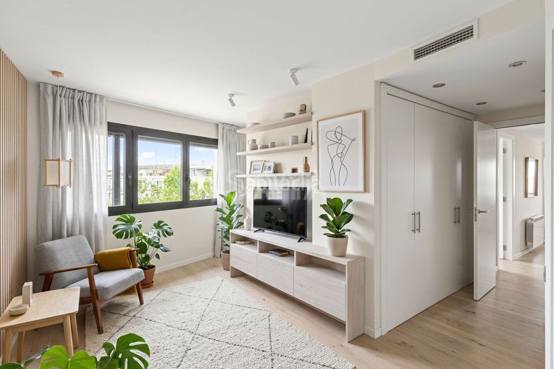 Foto 7d71b154-e203-4845-b833-442c17a38375. Casa amb aparcament a Sant Gervasi - Bonanova Barcelona