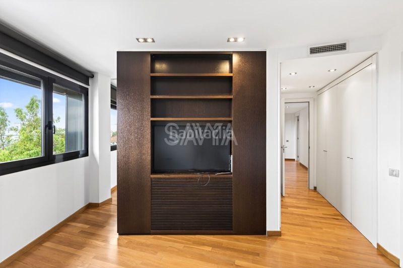 Foto dda2ba5a-9bf1-4d51-88ae-fdbbc072065f. Casa amb aparcament a Sant Gervasi - Bonanova Barcelona