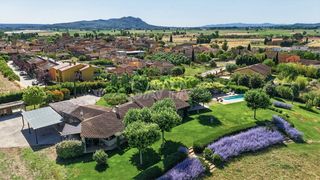 Chalet  Dels masos. Casa contemporánea con vistas abiertas al empordà