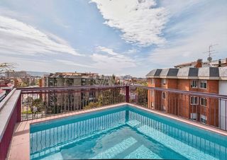 Àtic  Calatrava. Increíble ático con piscina privada en tres torres