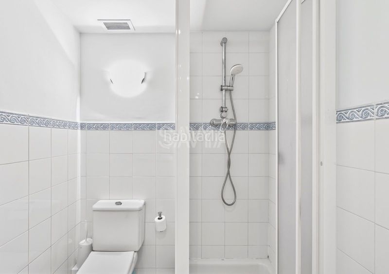 Foto ceae03fb-2780-437d-9792-929ea327418c. Àtic amb aparcament piscina a Tres Torres Barcelona