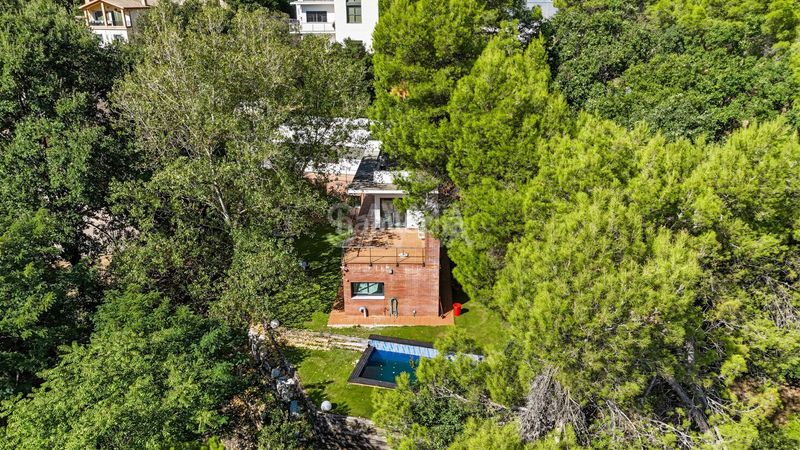 Foto 7b0025c4-a83f-4386-9ab5-39d0c44806a1. Casa  de diseño en plena naturaleza de collserola en Sant Cugat del Vallès