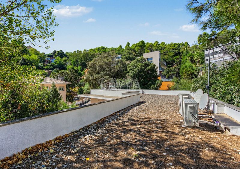 Foto d39b369f-3fa8-484c-8bf8-fb931326bc2f. Casa  de diseño en plena naturaleza de collserola en Sant Cugat del Vallès