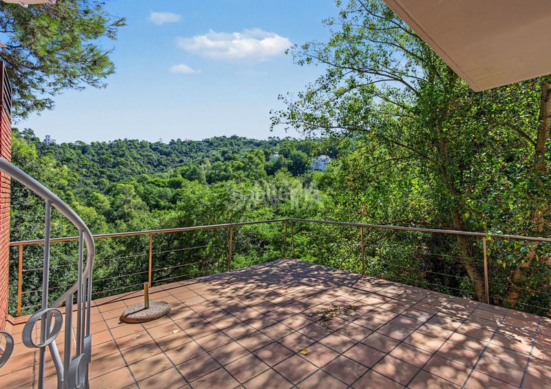 Foto d5901b44-4b92-4c65-b233-15a2357d48a3. Casa  de diseño en plena naturaleza de collserola en Sant Cugat del Vallès
