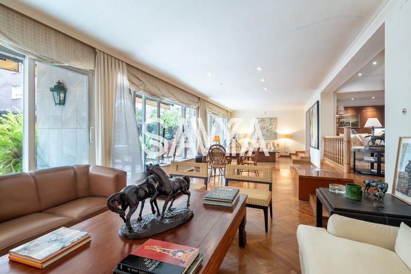 Foto 64e7aa94-2b68-4439-be8d-f790ee9ed7df. Piso exclusiva vivienda en planta baja con terrazajardín en turó park en Barcelona