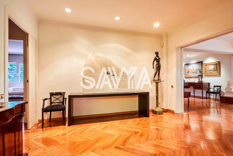 Foto c4e34403-a508-4c9c-b8f7-015e17c35baa. Piso exclusiva vivienda en planta baja con terrazajardín en turó park en Barcelona
