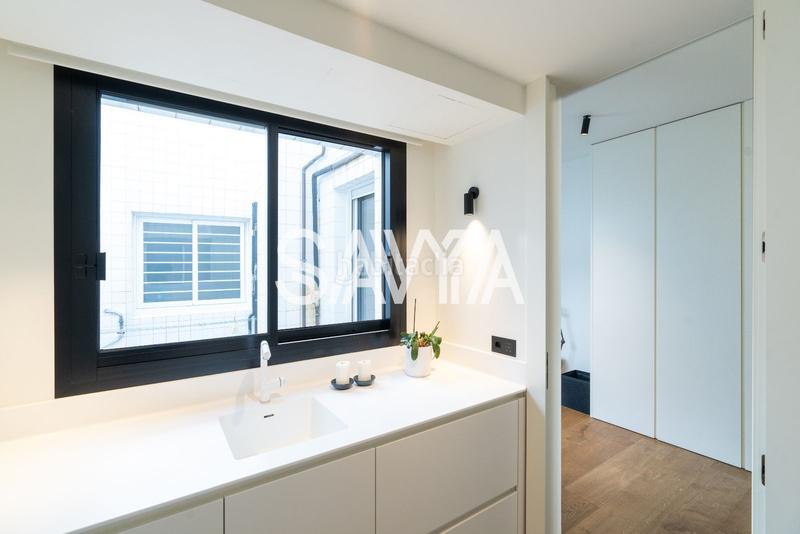 Foto 53ba4ecd-1fac-410c-8e00-02eb94606978. Rent penthouse with heating parking in Tres Torres Barcelona