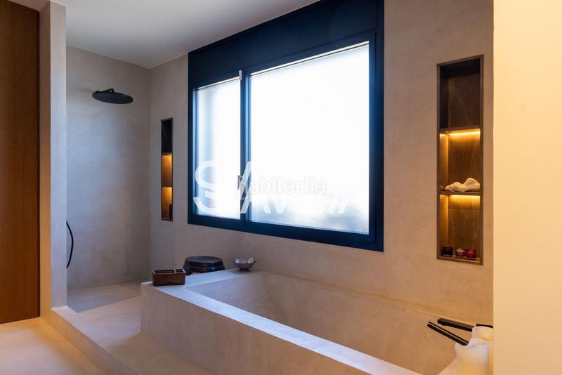 Foto c860a25f-7e82-4c59-aa7a-9bf2b3858f15. Rent penthouse with heating parking in Tres Torres Barcelona