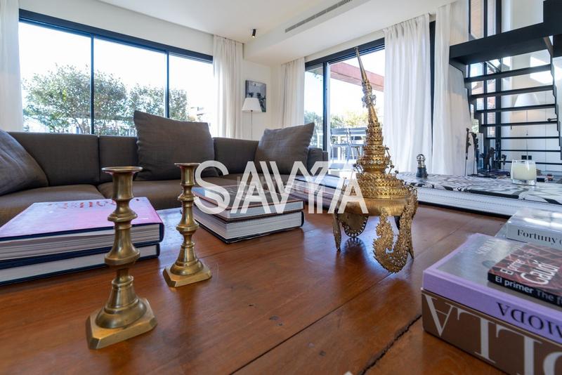 Foto f41e738b-5a59-4217-bc69-9db6f8a3ae46. Rent penthouse with heating parking in Tres Torres Barcelona