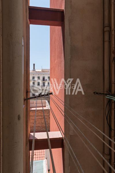 Foto 53125717-e392-4784-a4eb-f94be614bd00. Pis a Hostafrancs Barcelona