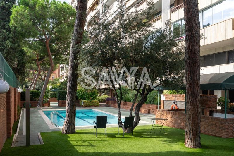 Foto 0554c705-fee9-4bf7-b55a-c9e7b1645f70. Alquiler piso amplia y luminosa vivienda en Pedralbes junto a sarriá con zona verde y piscina. en Barcelona