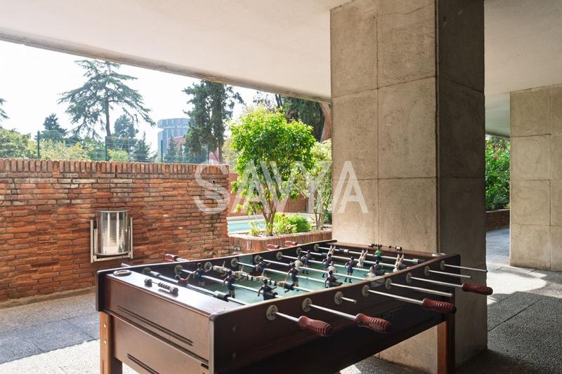 Foto 207193e9-1c72-4db3-b8c4-1f86e4fb33e0. Alquiler piso amplia y luminosa vivienda en Pedralbes junto a sarriá con zona verde y piscina. en Barcelona
