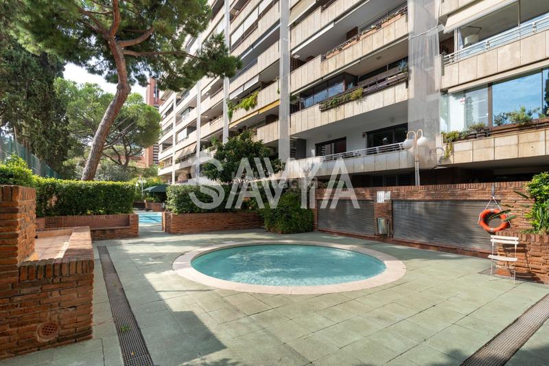 Foto 26973432-772d-478a-a5ca-d3736e9dc6bd. Alquiler piso amplia y luminosa vivienda en Pedralbes junto a sarriá con zona verde y piscina. en Barcelona