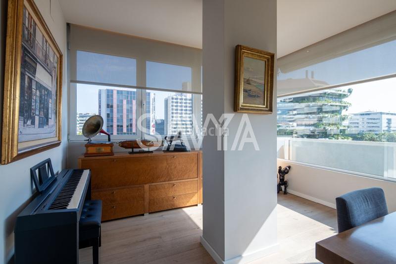 Foto 77744621-9fd3-4556-8b99-0077db3f8fa6. Alquiler piso amplia y luminosa vivienda en Pedralbes junto a sarriá con zona verde y piscina. en Barcelona
