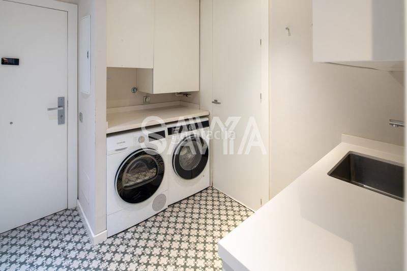 Foto ac76b399-ff51-49b2-a043-9a3cf0841807. Alquiler piso amplia y luminosa vivienda en Pedralbes junto a sarriá con zona verde y piscina. en Barcelona