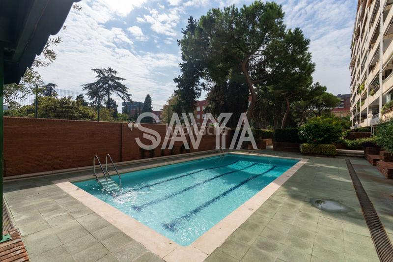 Foto c54d3378-52c4-40e9-8454-1928ebfc14c6. Alquiler piso amplia y luminosa vivienda en Pedralbes junto a sarriá con zona verde y piscina. en Barcelona