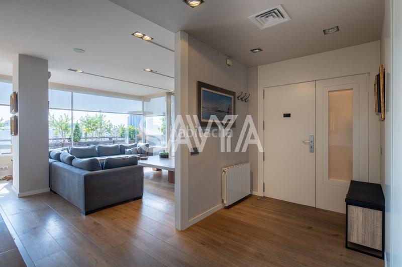 Foto fad8d77b-9a94-426e-9d3c-6e8368599546. Alquiler piso amplia y luminosa vivienda en Pedralbes junto a sarriá con zona verde y piscina. en Barcelona