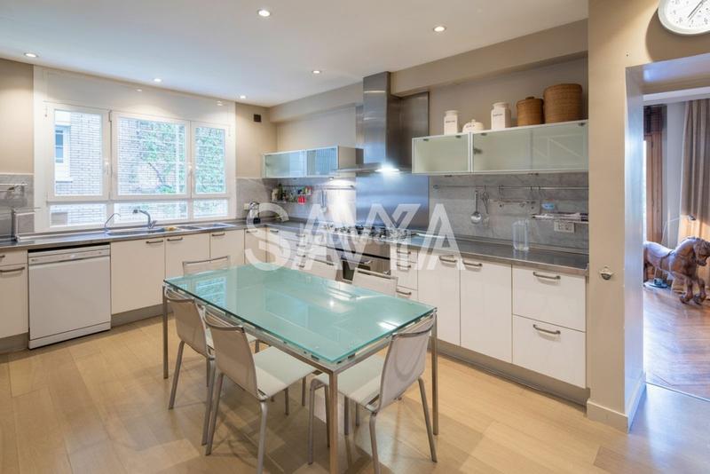 Foto 876fc422-ef84-4866-9628-9d312e483f65. Etagenwohnung mit parking in Sant Gervasi - Galvany Barcelona