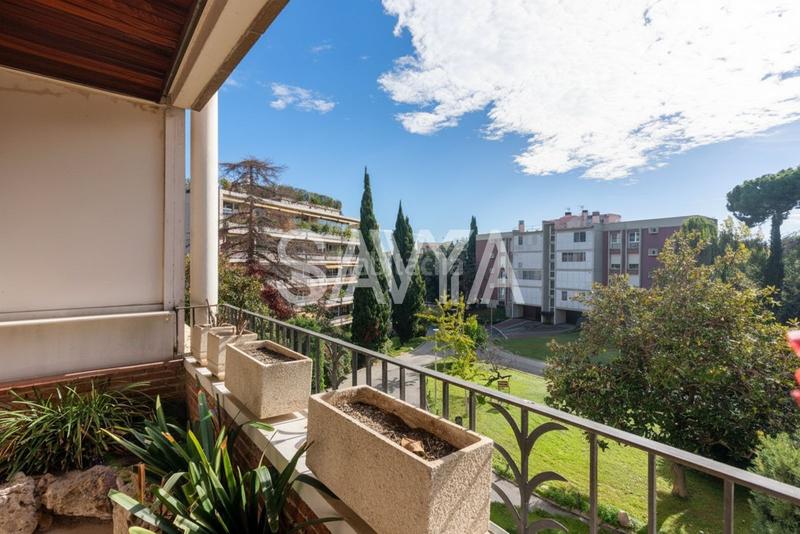 Foto f0e812b7-f2d7-4e7d-8151-b2c57fd28501. Pis amb calefacció aparcament piscina a Pedralbes Barcelona